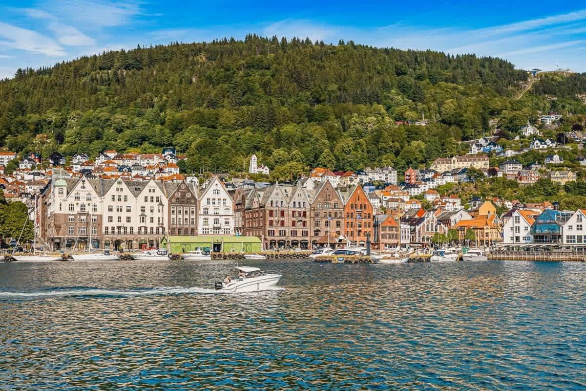 Dinbnb Apartments Bryggen Берген Экстерьер фото