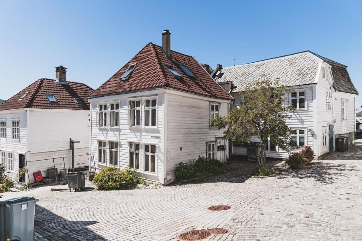 Dinbnb Apartments Bryggen Берген Экстерьер фото